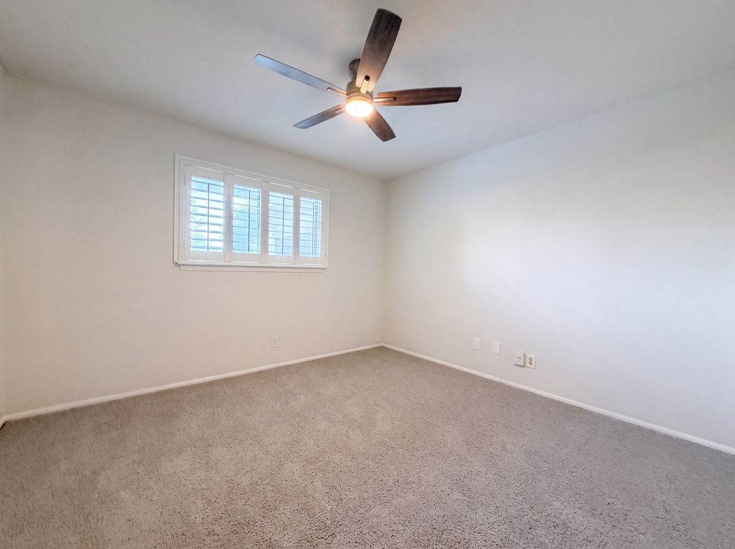 Photo 10 of 21 of 326 De Soto Dr, Universal City, TX