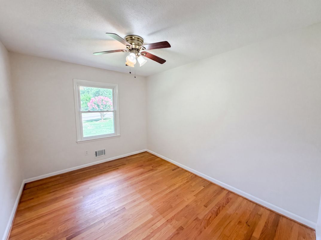 Photo 4 of 17 of 500 Sunnybrook Rd, Raleigh, NC