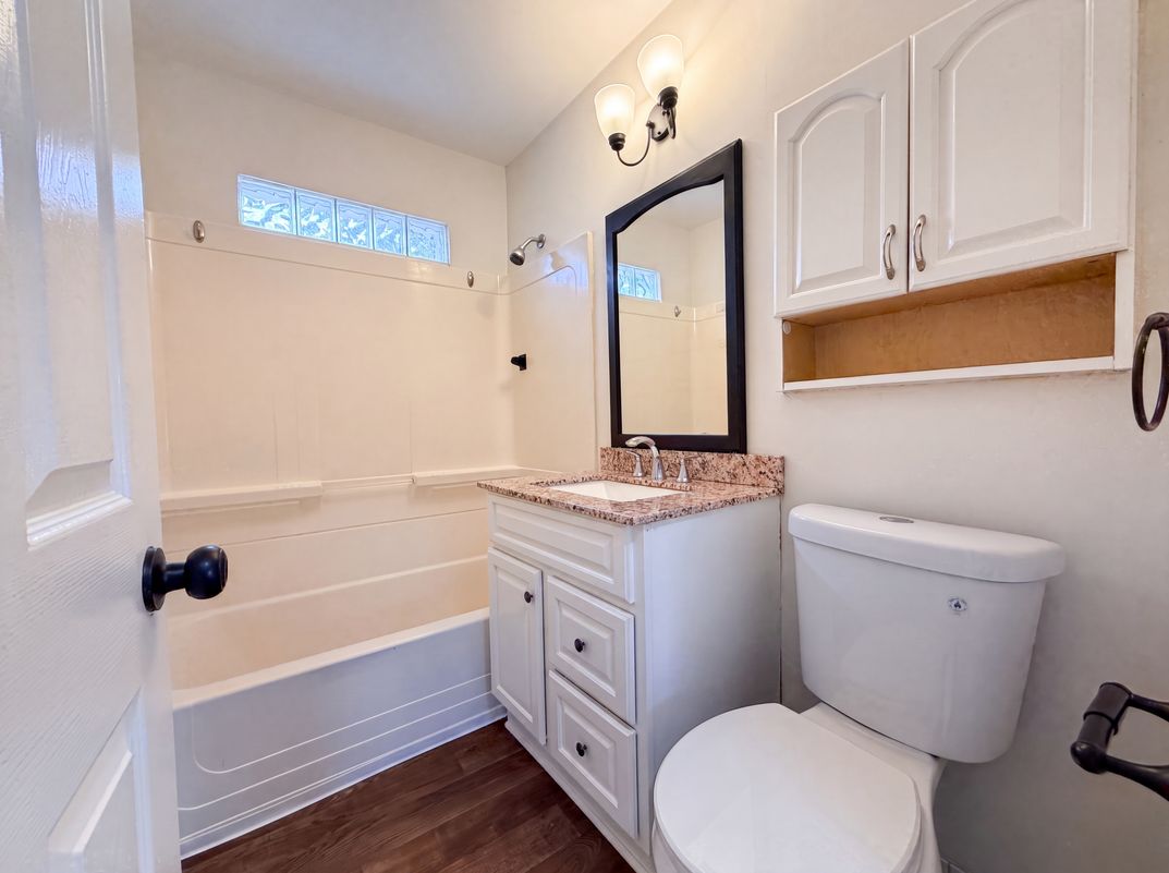 Photo 7 of 16 of 26375 Normandy St, Roseville, MI