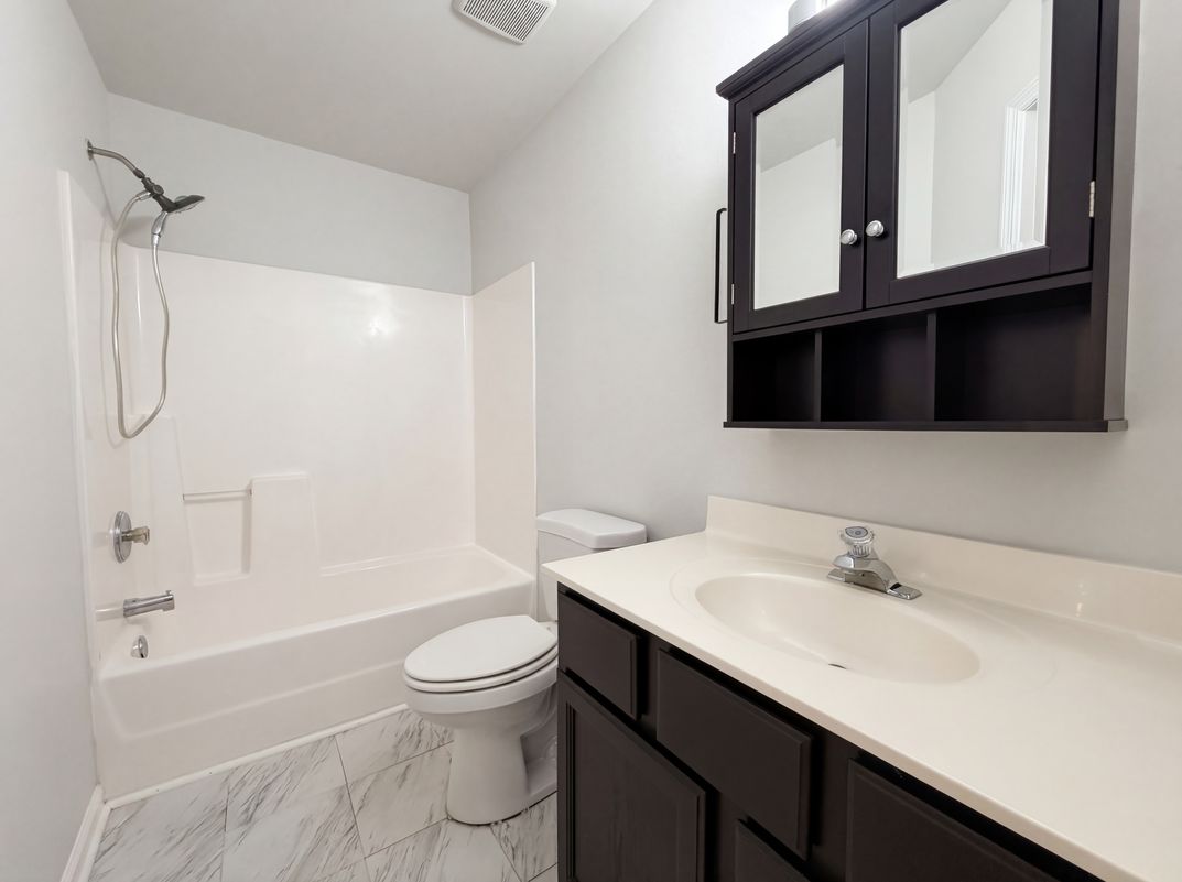 Photo 12 of 18 of 2416 Bayview Dr, Nashville, TN