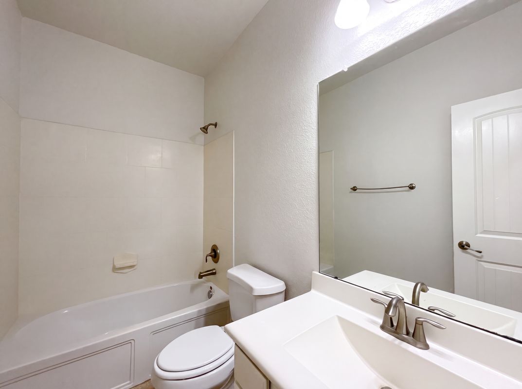 Photo 17 of 22 of 17118 Jetton Park Ln, Humble, TX