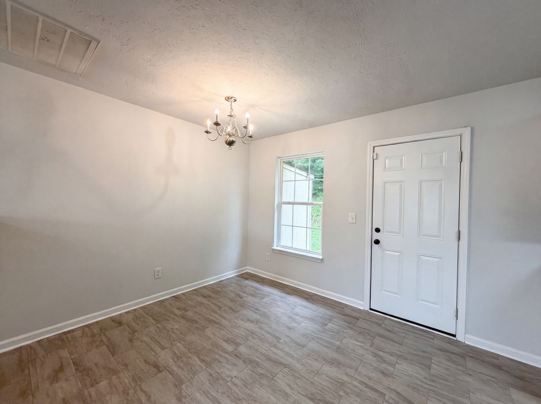 Photo 7 of 21 of 1125 Sima Shabat Ct, La Vergne, TN