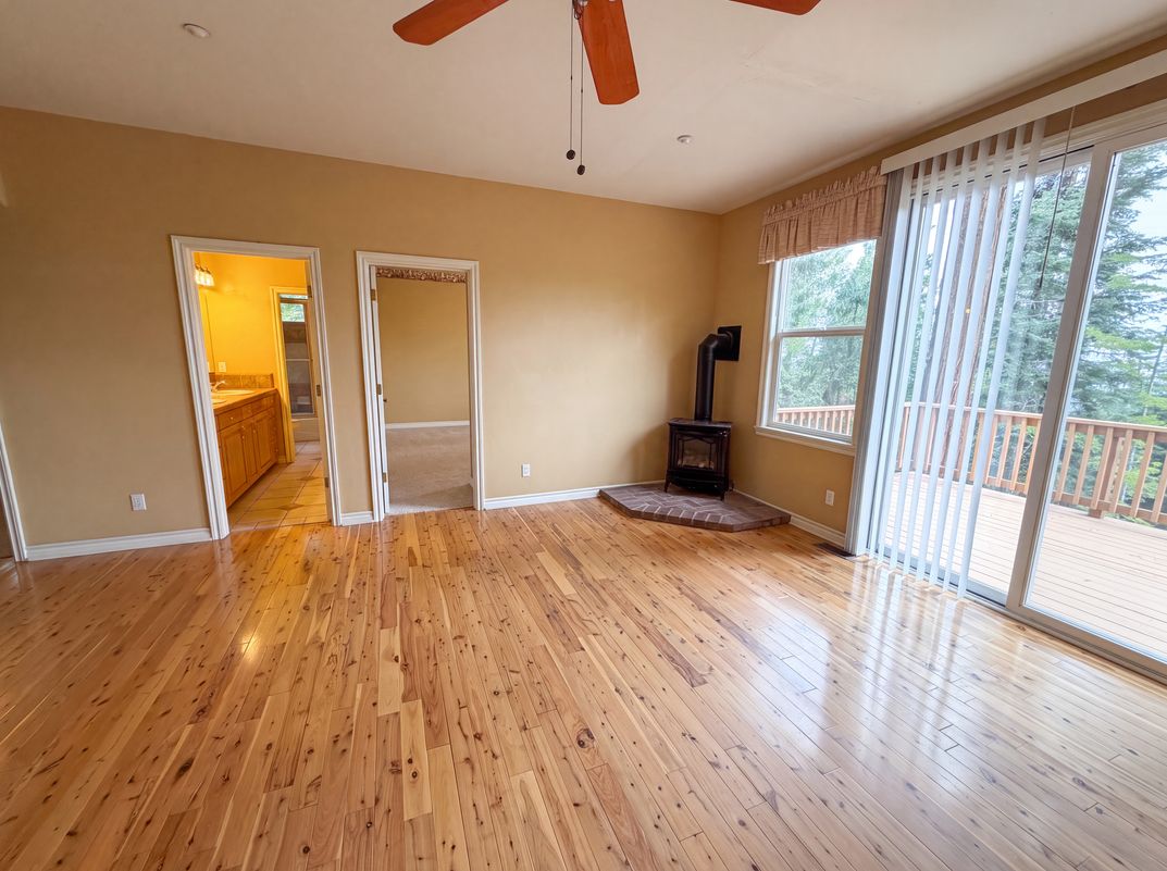 Photo 6 of 24 of 295 Fairway Dr, Lake Arrowhead, CA