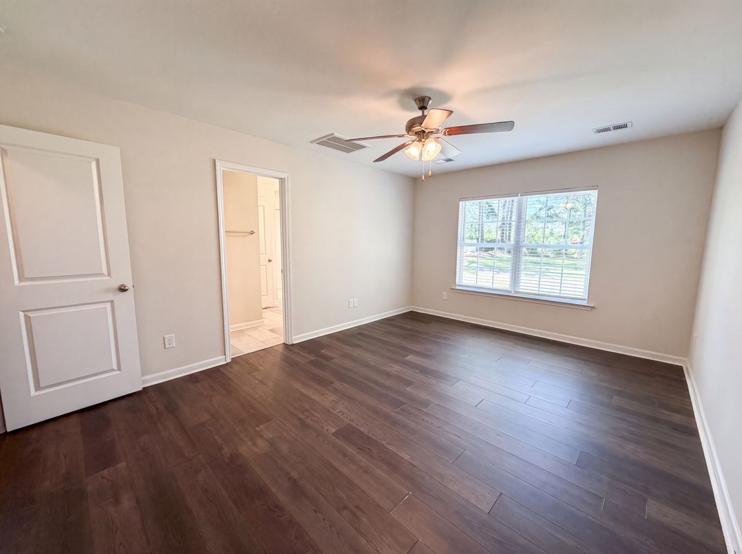 Photo 4 of 26 of 301 Rolling Knoll Dr, Columbia, SC
