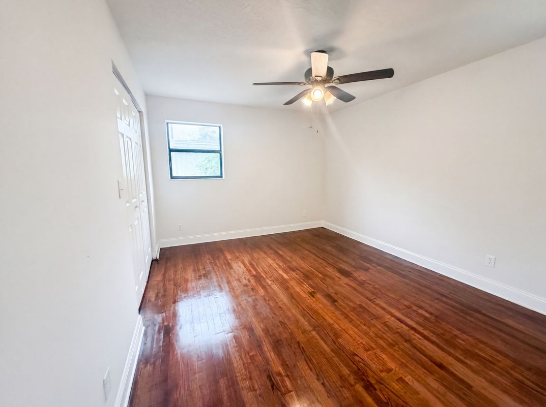 Photo 11 of 18 of 7520 Altus Dr S, Jacksonville, FL