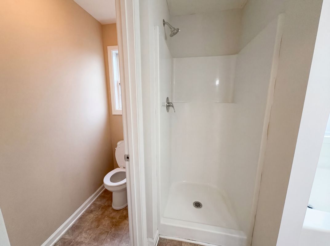 Photo 9 of 22 of 353 Chestnut Grove Ct, Clarksville, TN