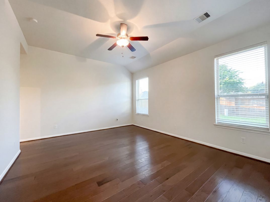 Photo 4 of 19 of 21205 Timber Bluff Ln, Porter, TX