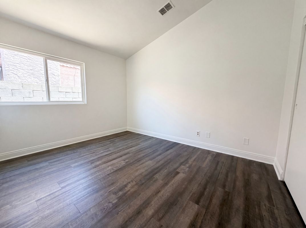 Photo 7 of 18 of 6212 Warm River Rd, Las Vegas, NV