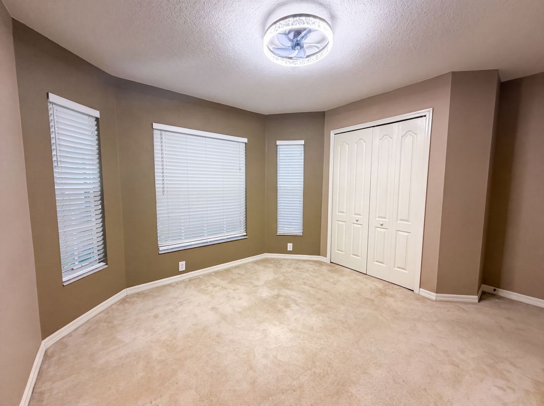 Photo 11 of 22 of 6941 Crown Lake Dr, Gibsonton, FL