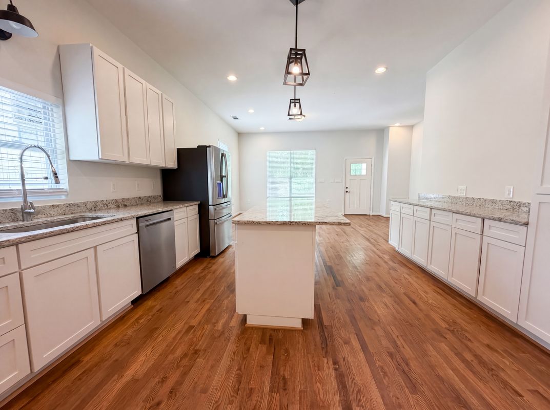 Photo 2 of 22 of 861 77th St S, Birmingham, AL