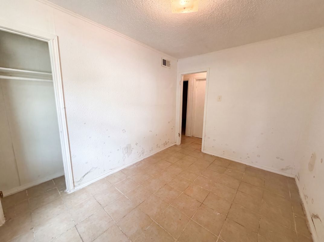 Photo 9 of 16 of 2210 Ben Hur St, Dallas, TX
