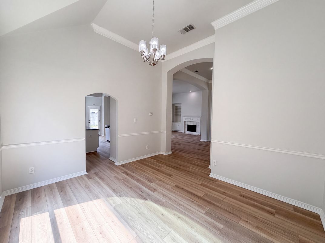 Photo 10 of 31 of 1221 Old Oak Trl, Flower Mound, TX