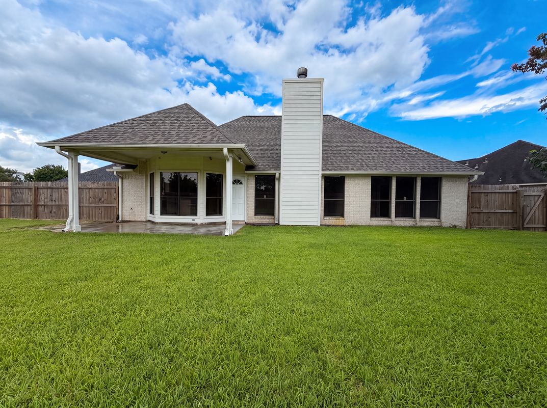 Photo 5 of 18 of 66 Tangerine Ct, Lake Jackson, TX