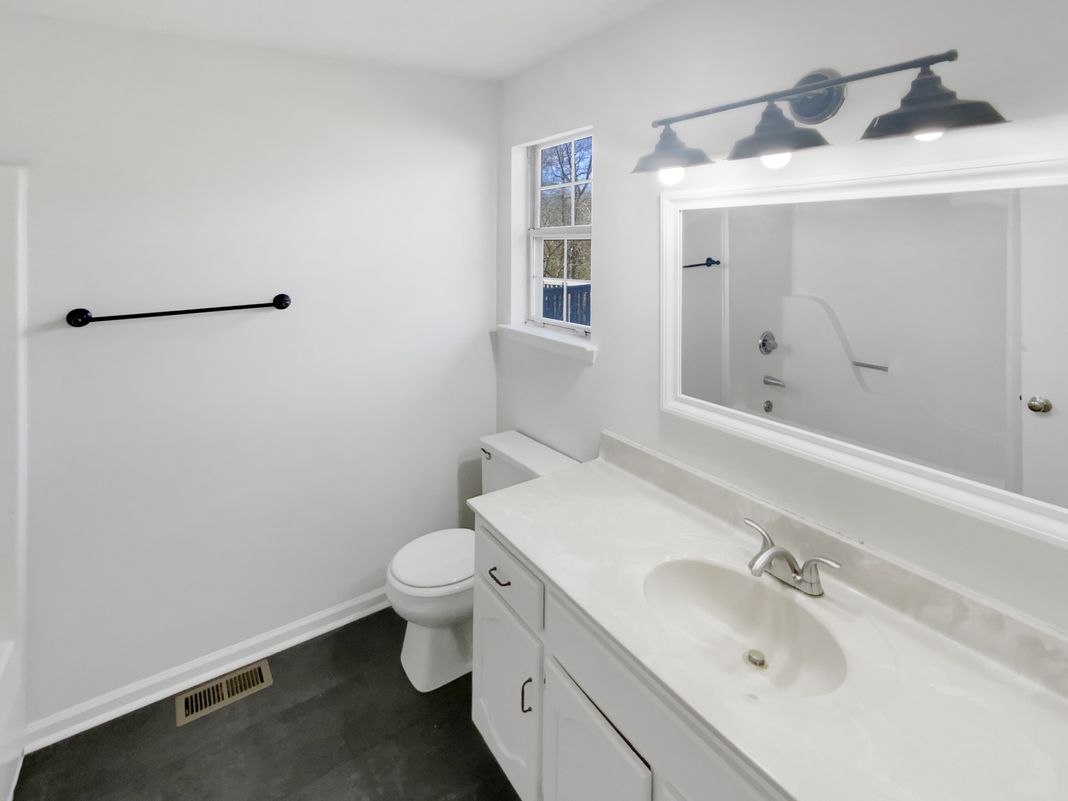 Photo 18 of 23 of 7511 Irongate Dr, Hixson, TN
