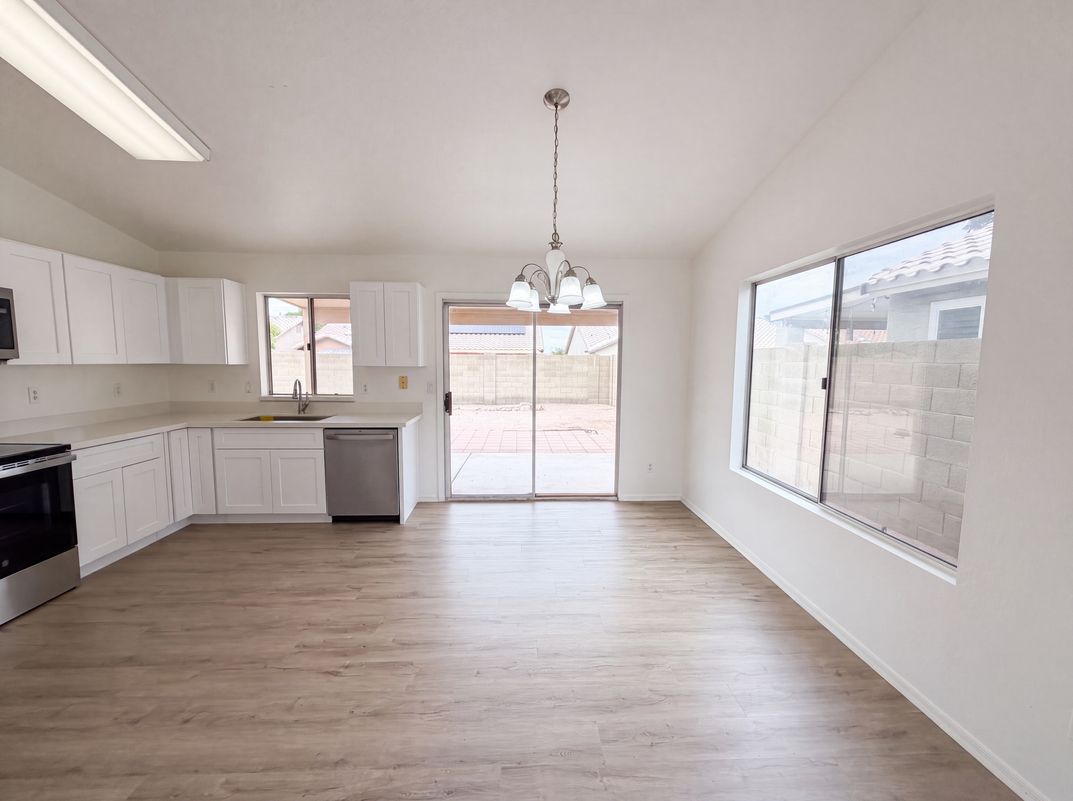 Photo 9 of 25 of 2945 E Hononegh Dr, Phoenix, AZ