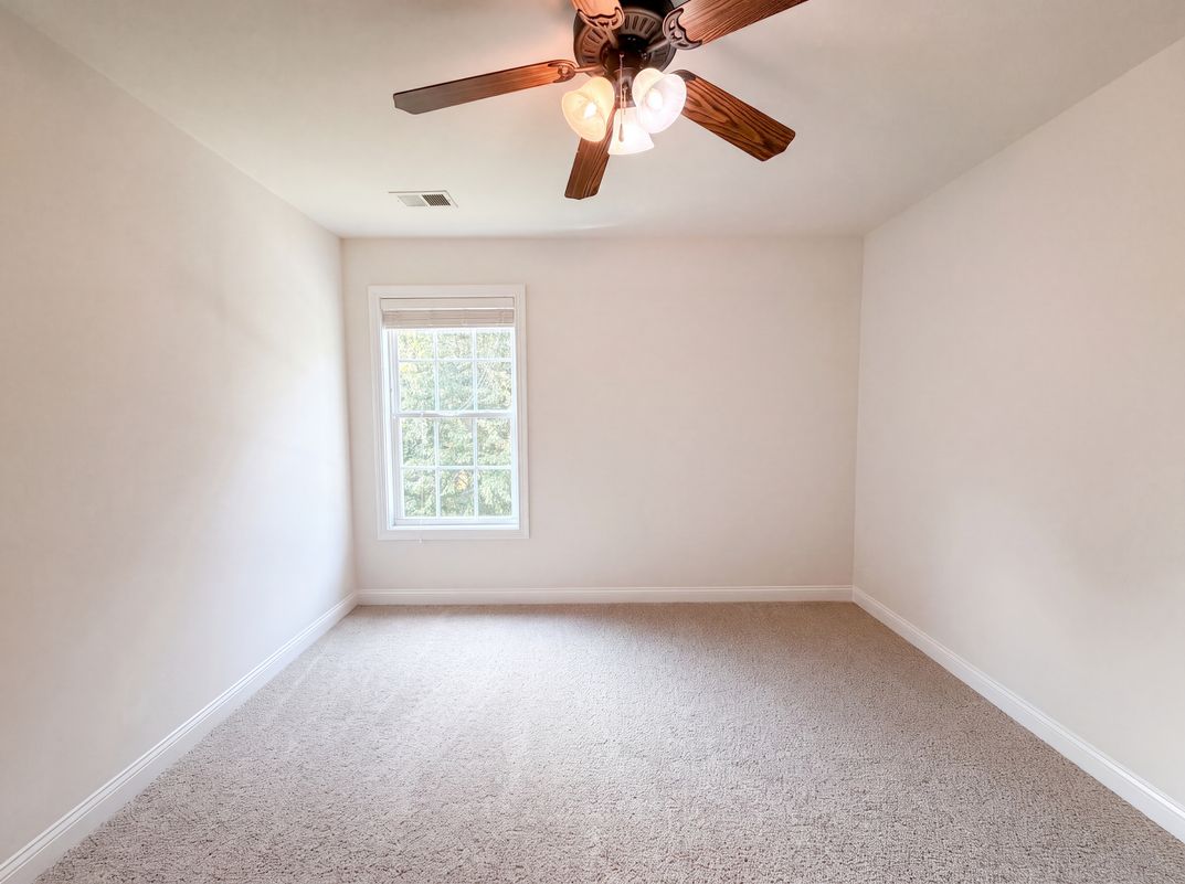 Photo 18 of 27 of 1733 Apache Way, Clarksville, TN