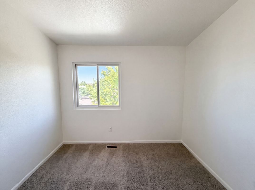 Photo 13 of 29 of 7190 Pine Hills Way, Littleton, CO