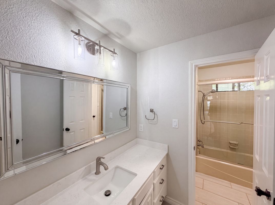 Photo 16 of 21 of 9 Muirfield Ct, Roanoke, TX