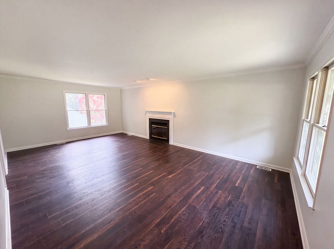Photo 6 of 27 of 6401 Forest Grove Dr, Fredericksburg, VA