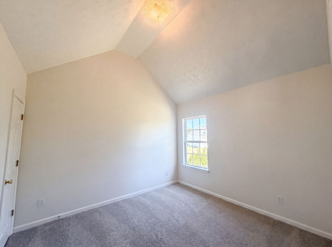Photo 11 of 25 of 2925 Lake Port Dr, Snellville, GA