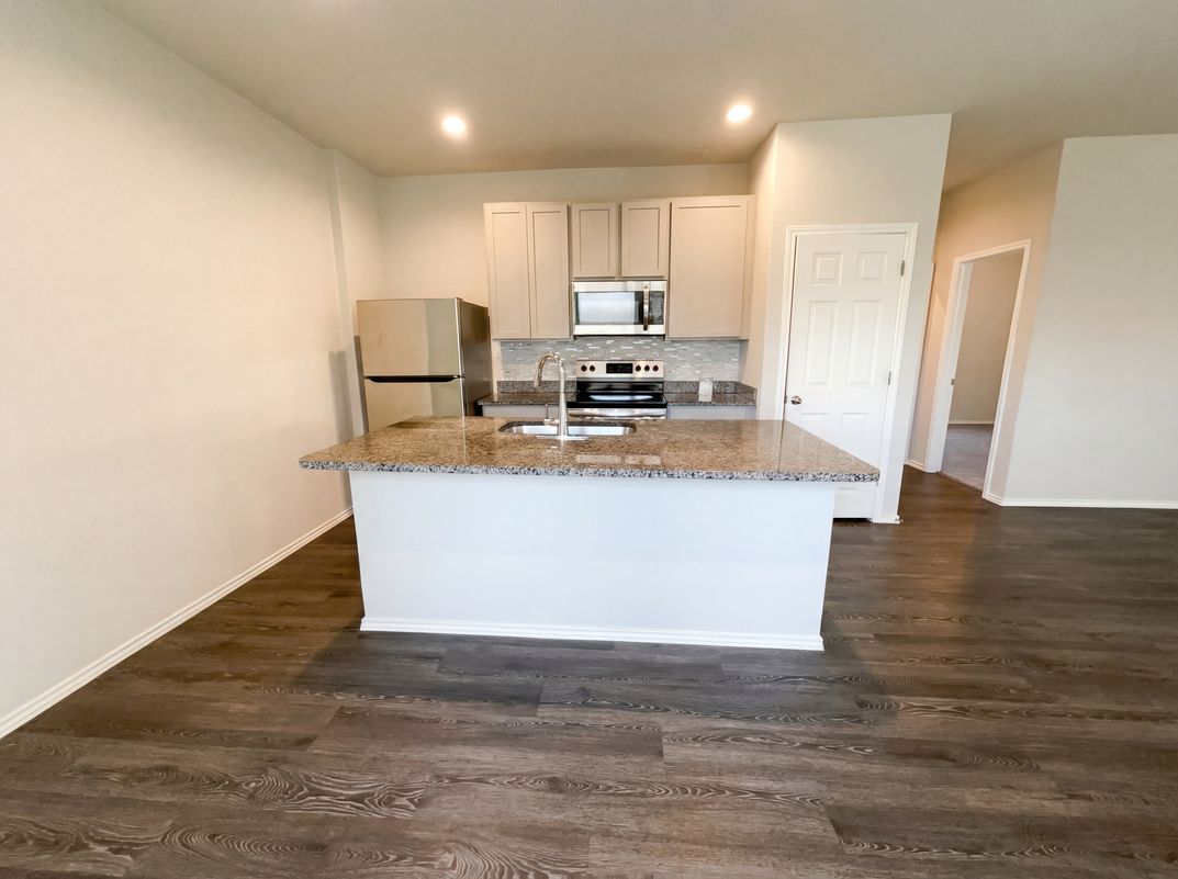 Photo 8 of 17 of 431 Pleasanton Way, San Antonio, TX