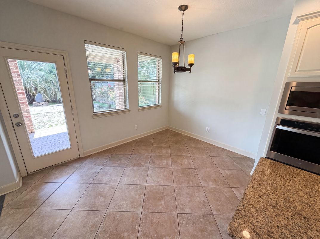 Photo 13 of 36 of 15822 Maple Shores Dr, Houston, TX