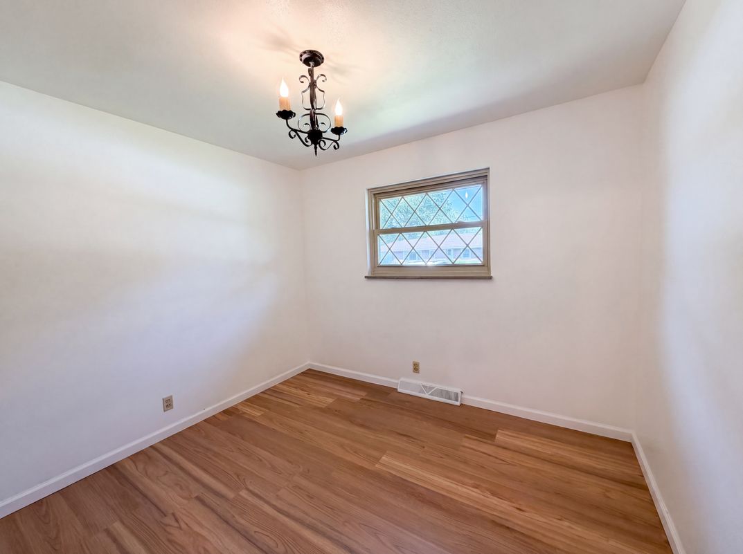 Photo 4 of 25 of 209 Dana Dr, Collinsville, IL