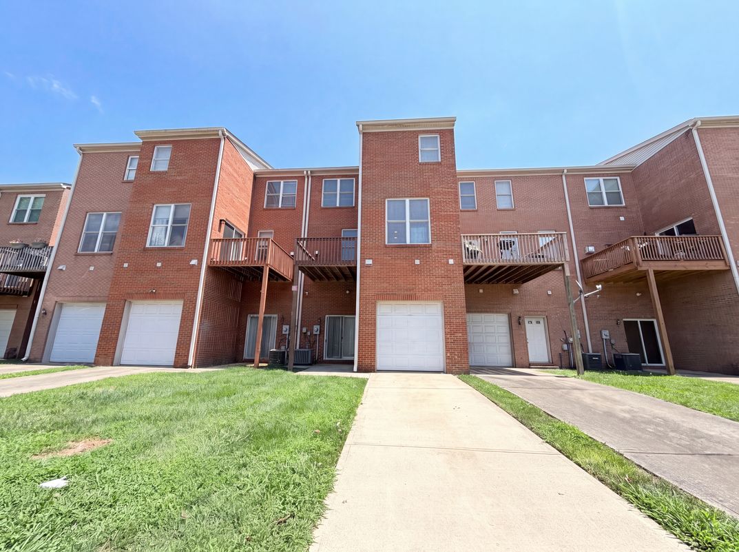 Photo 5 of 27 of 1031 Cutter St, Cincinnati, OH