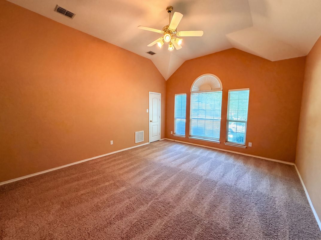 Photo 13 of 22 of 1311 Stanford Dr, Rockwall, TX