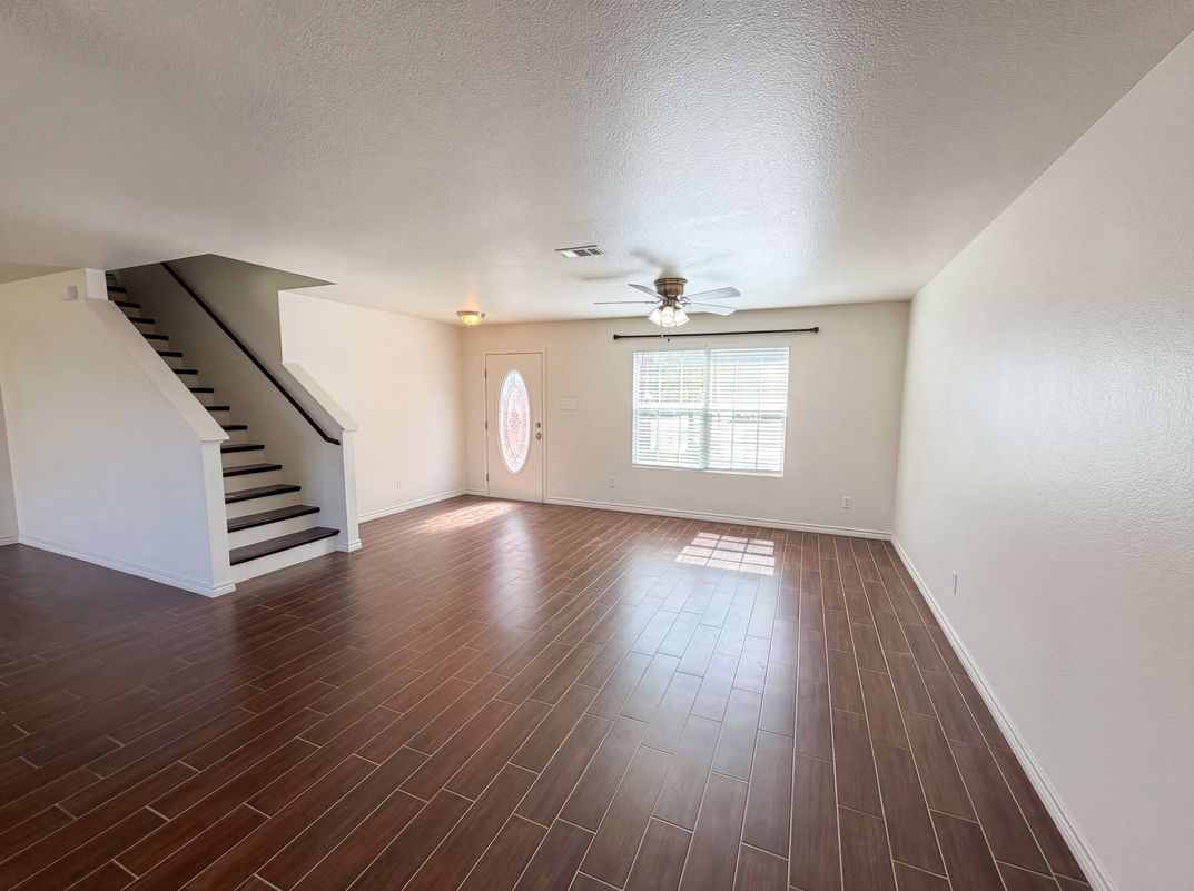 Photo 7 of 23 of 2027 Pine Knot Dr, Heartland, TX