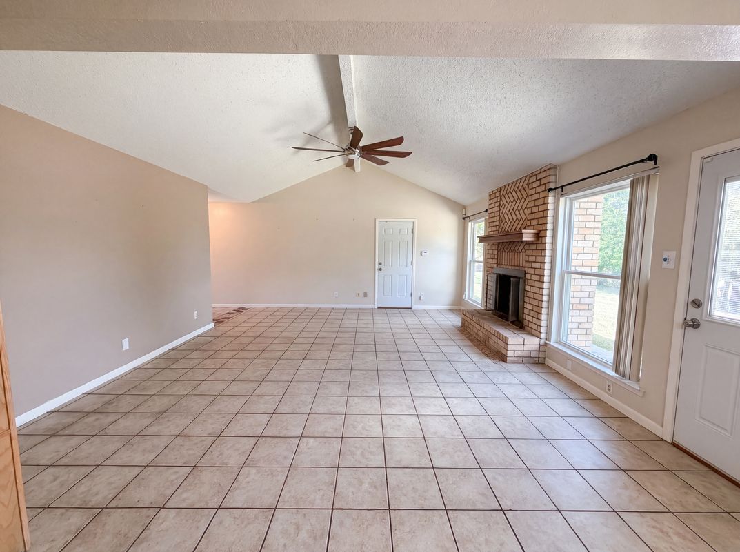 Photo 8 of 16 of 2803 Persimmon Dr, Killeen, TX