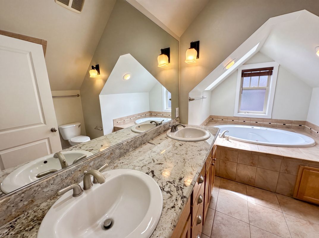 Photo 8 of 23 of 1553 NW 58th St, Seattle, WA