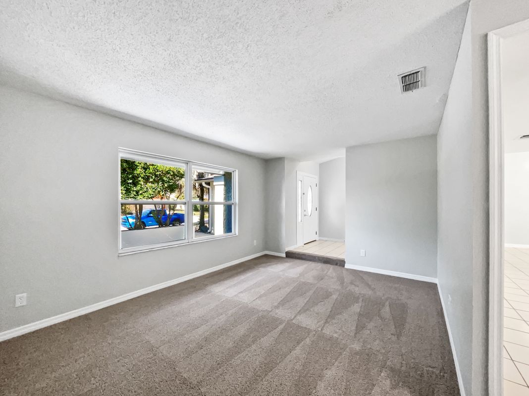 Photo 10 of 22 of 831 Haulover Dr, Altamonte Springs, FL