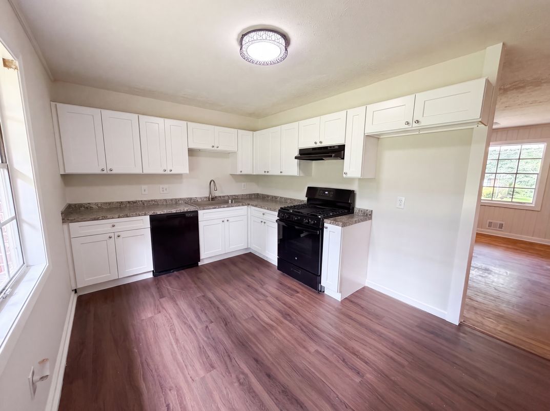Property photo 2 of 1375 NW South Hicks Cir