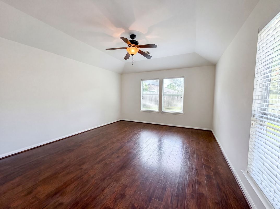 Photo 4 of 20 of 6843 Tammany Manor Ln, Spring, TX