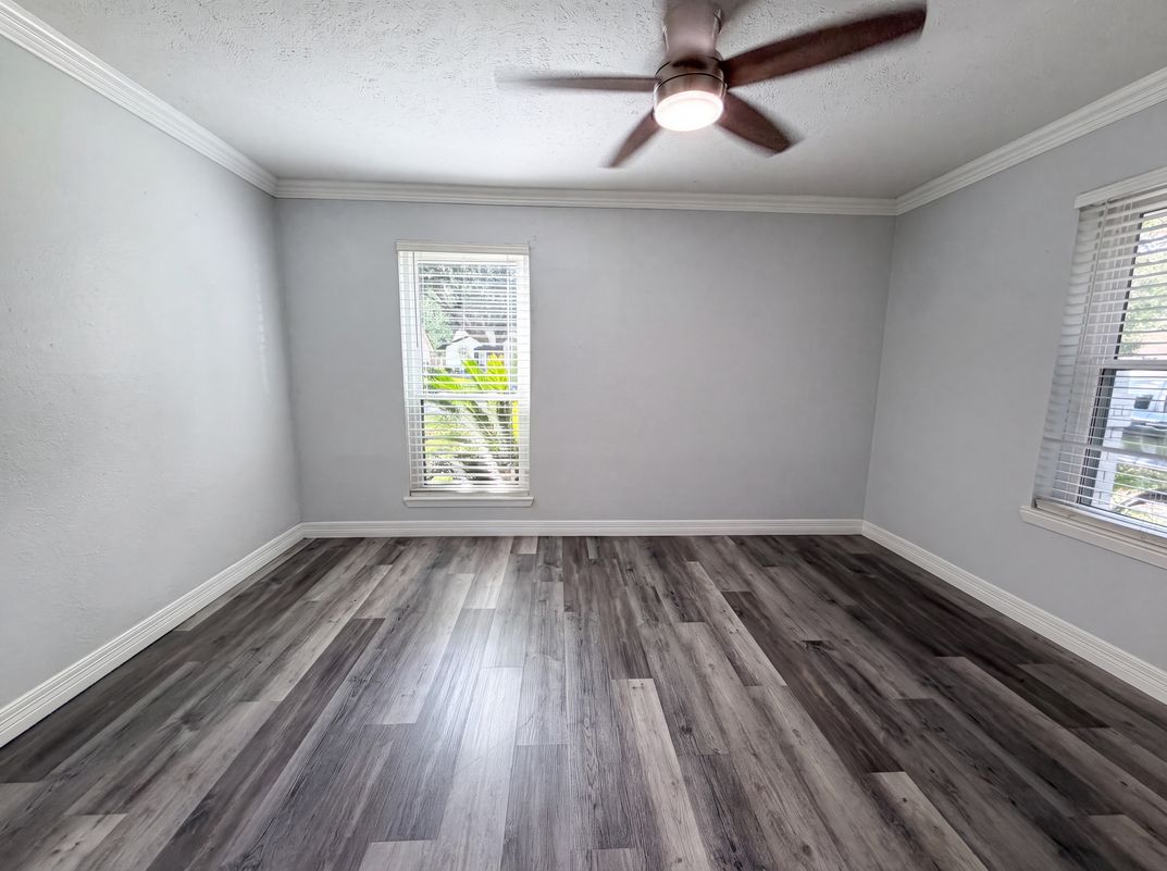 Photo 12 of 21 of 9314 Deanwood St, Houston, TX