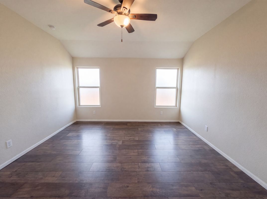 Photo 13 of 20 of 6337 Pontoon St, Fort Worth, TX
