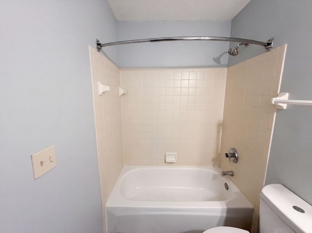 Photo 9 of 29 of 4976 Vicksburg Ln, Hilliard, OH