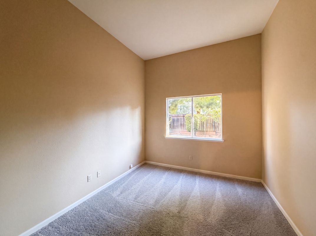 Photo 11 of 44 of 5344 Swindon Rd, Rocklin, CA