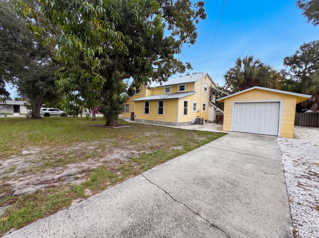 Photo 26 of 29 of 2231 9th Ave W, Bradenton, FL