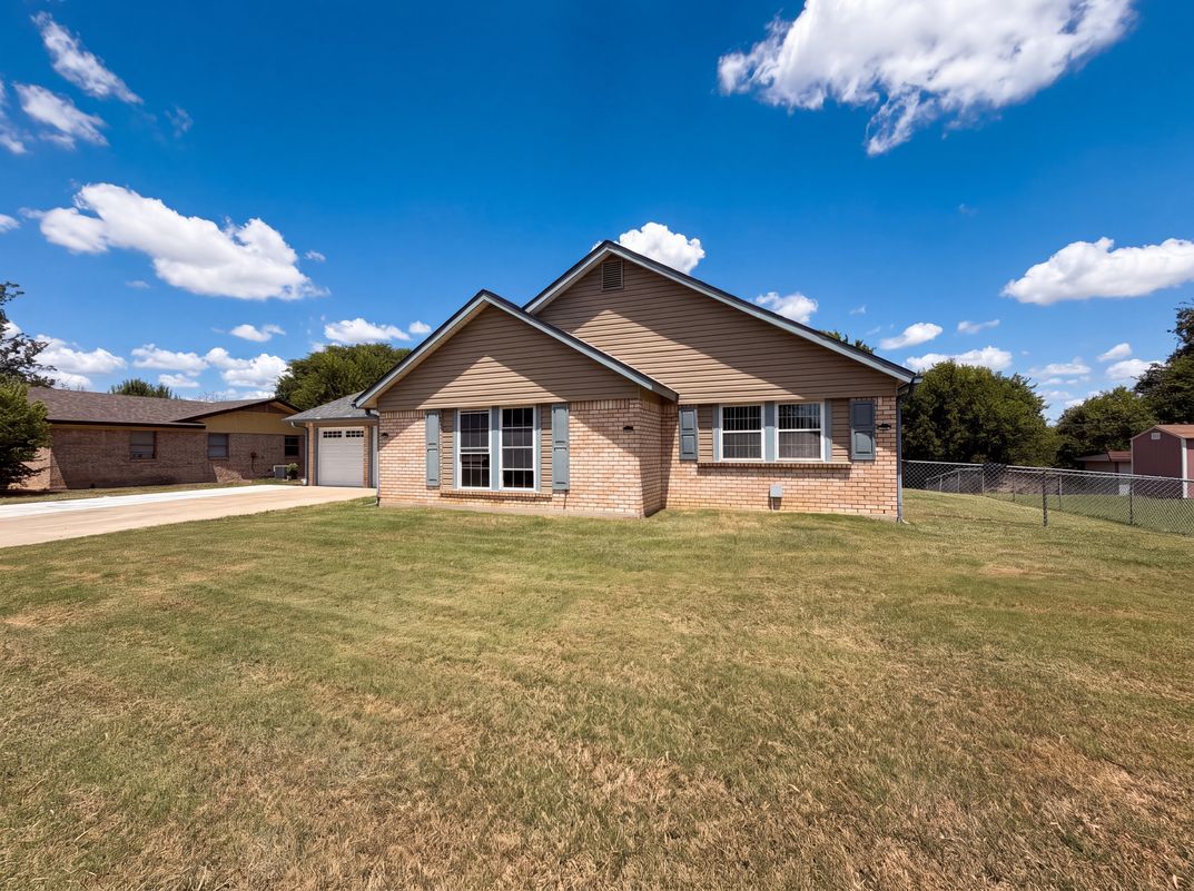 Photo 14 of 16 of 2803 Persimmon Dr, Killeen, TX