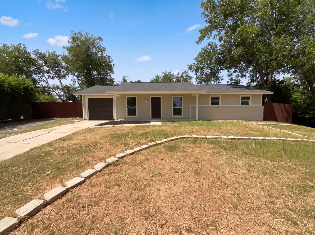 Photo 16 of 18 of 7303 Havenbrook Dr, San Antonio, TX