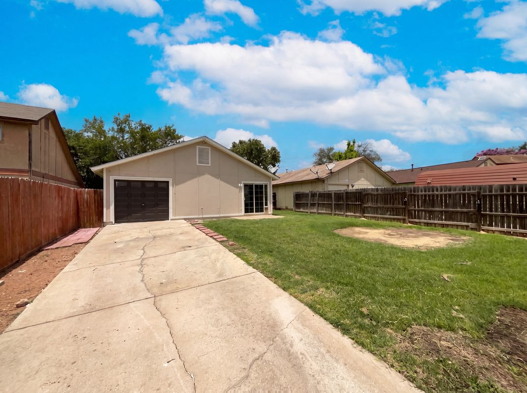 Photo 14 of 17 of 7358 Weybridge, San Antonio, TX