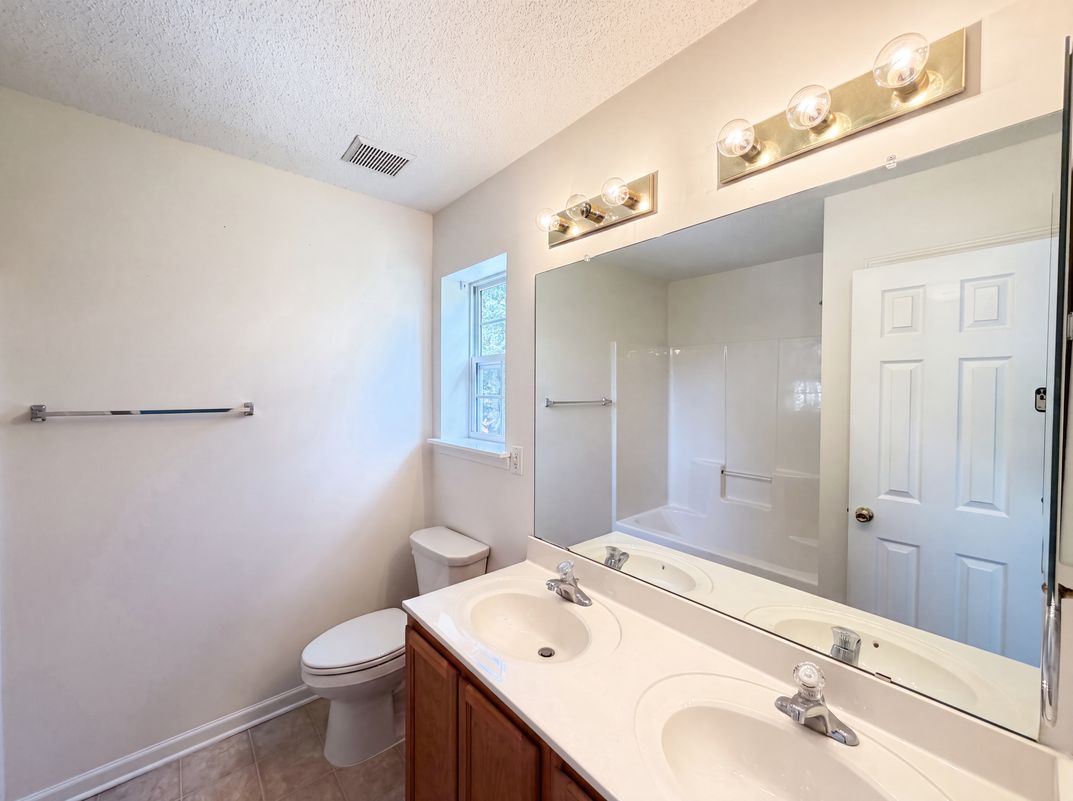 Photo 12 of 18 of 14205 Tranters Creek Ln, Charlotte, NC