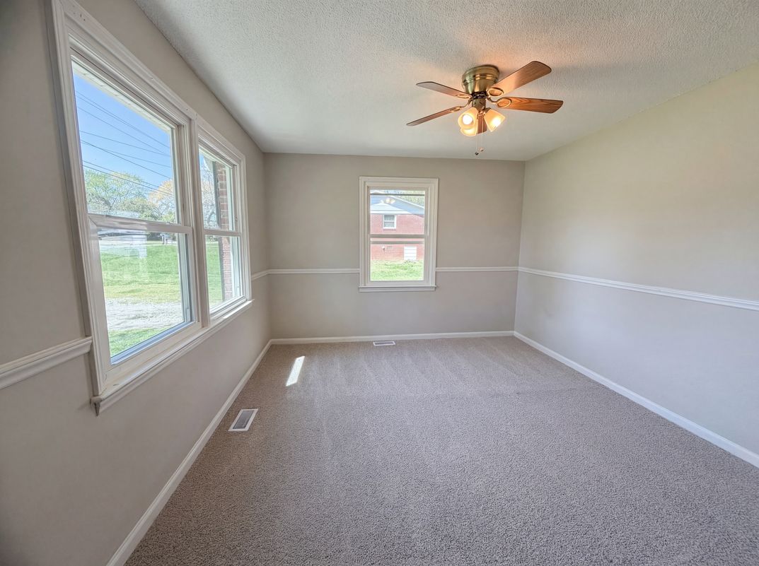 Photo 8 of 17 of 4402 Ginger Dr, Gastonia, NC
