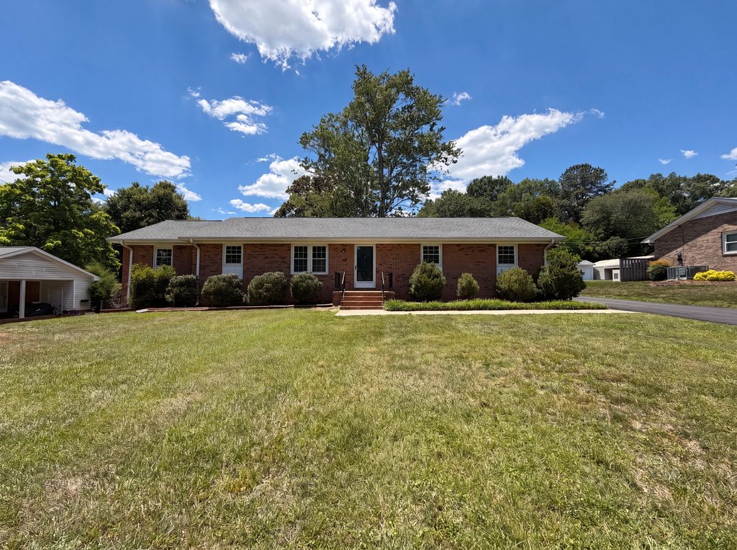 Property photo 1 of 2611 Freemont Rd