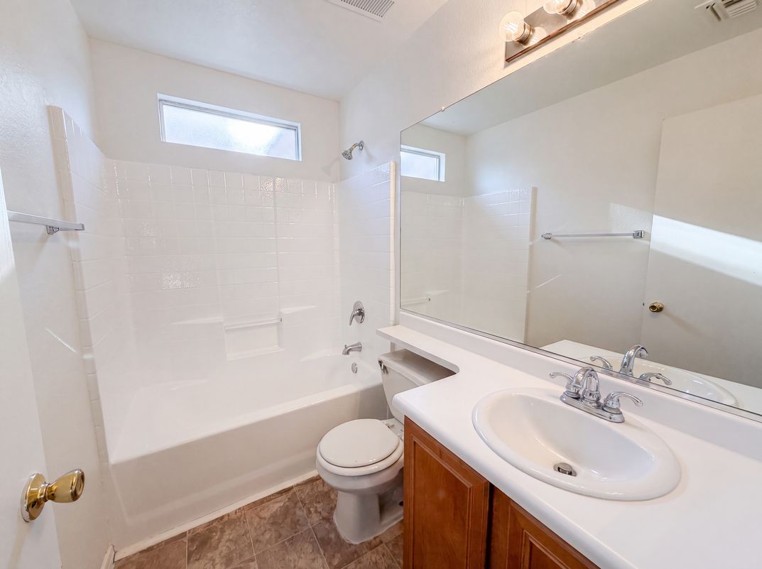 Photo 11 of 50 of 1515 E Bloch Rd, Phoenix, AZ