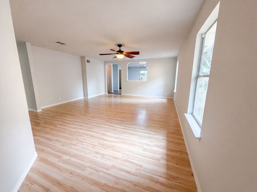 Photo 8 of 16 of 616 Barbara Way, Bastrop, TX