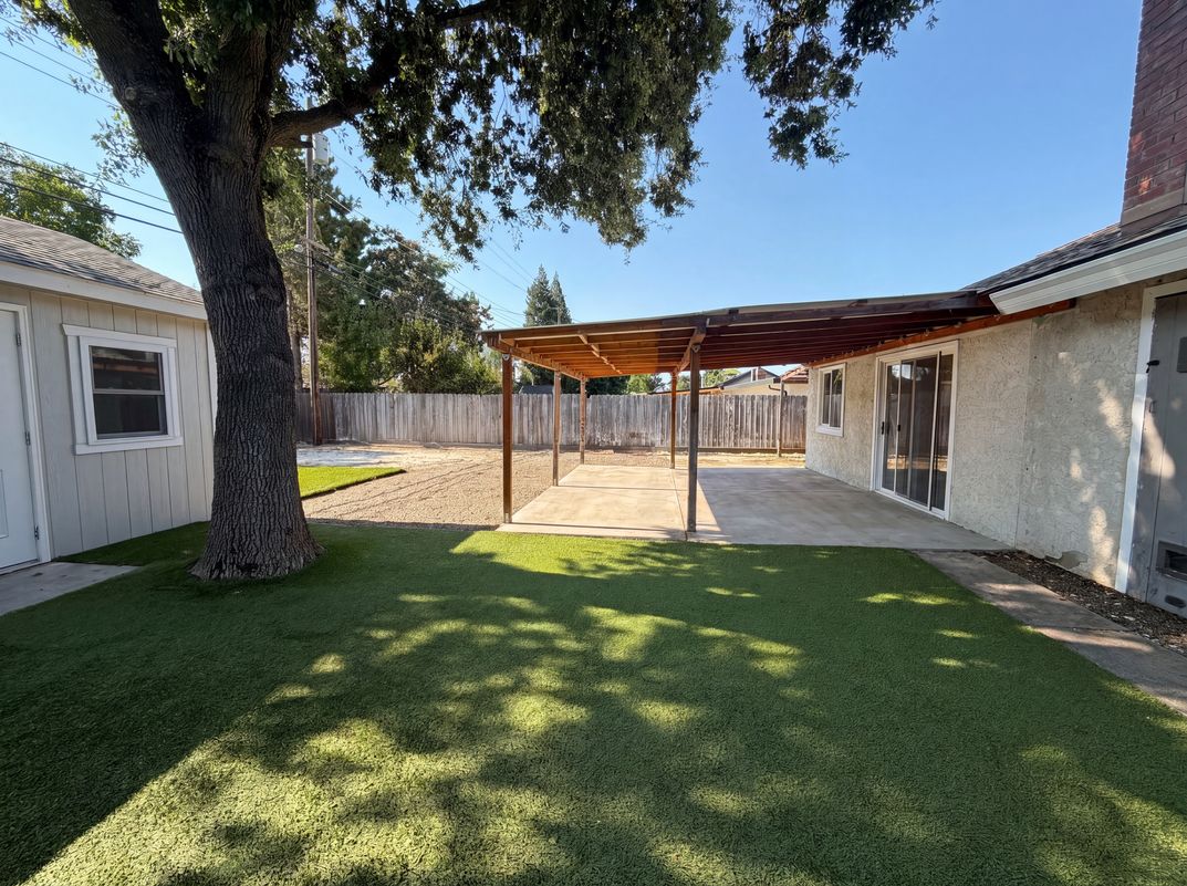 Photo 26 of 31 of 1422 Oakmont Dr, Roseville, CA