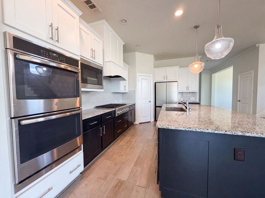 Photo 6 of 21 of 1901 Crested Ridge Rd, Aledo, TX